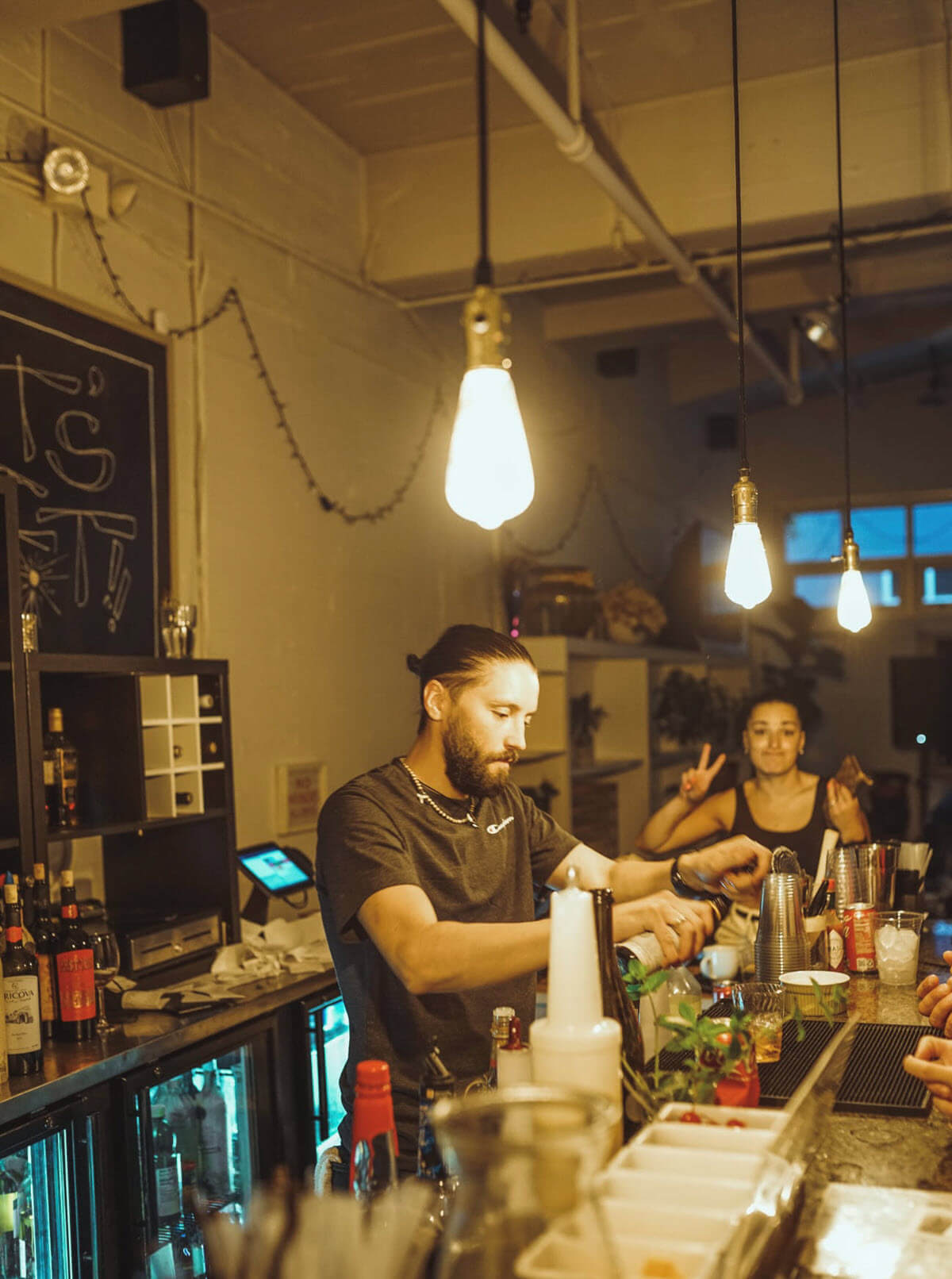 Cocktail Party – MeDor Restaurant